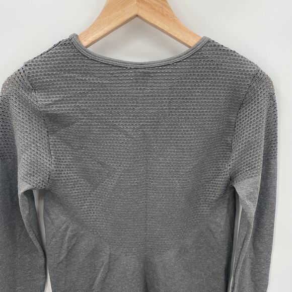 Fabletics NWT Grey Musetta Seamless Crewneck Long Sleeve Active Top // S - Picture 9 of 9